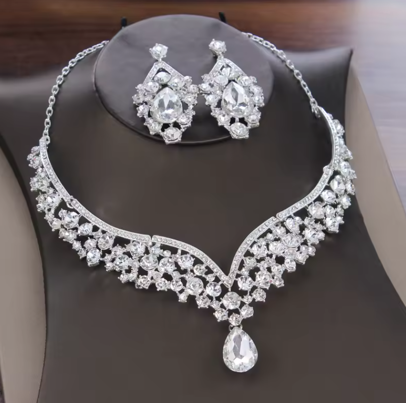 Headpieces For Wedding white necklace