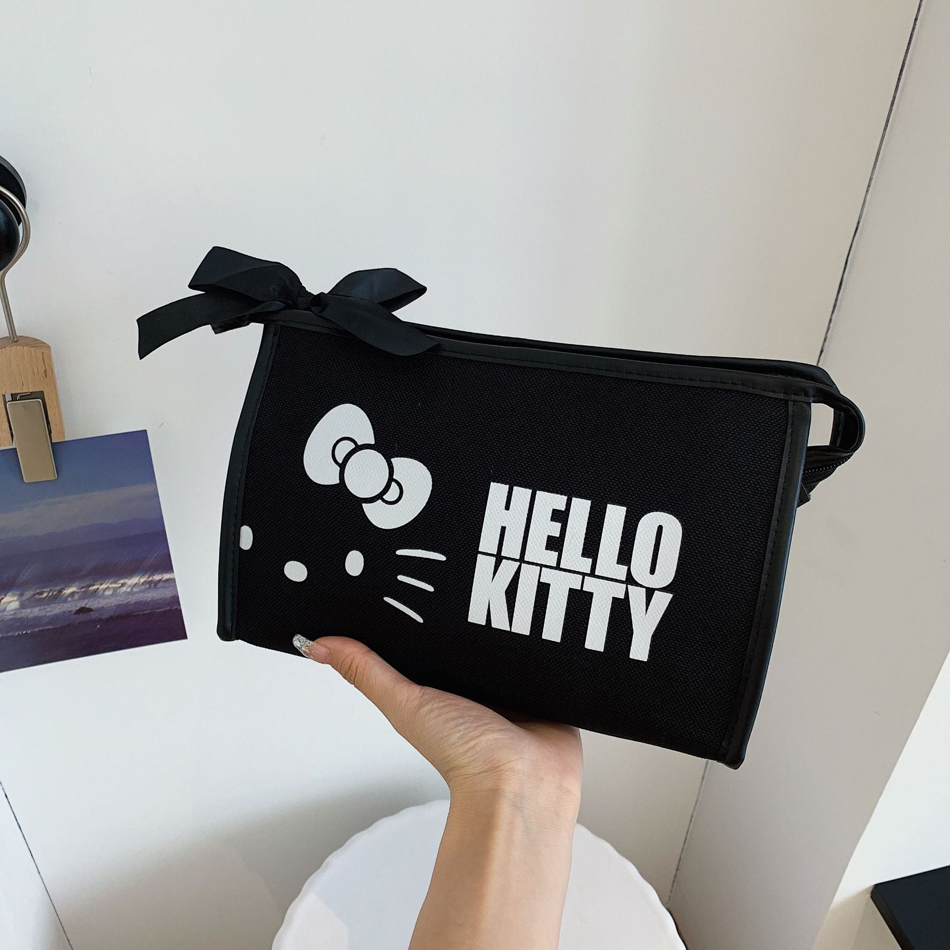 Hello Kitty Tote Bag Black – Stylish & Versatile in 3 Sizes